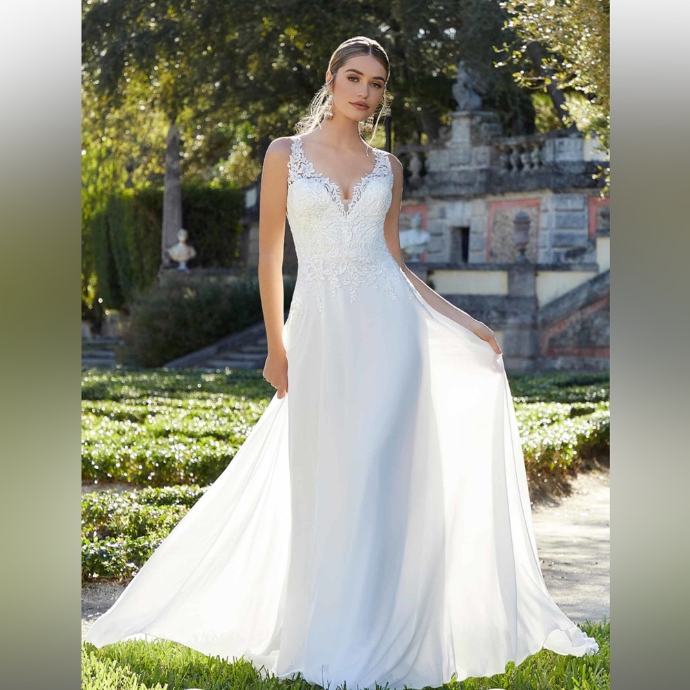NWT, UNALTERED - Morilee Finley Wedding Dress - ivory/honey - size 16